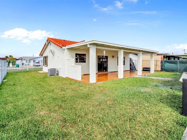 Продажа дома по адресу 13844 SW 15th St - фото 7466042