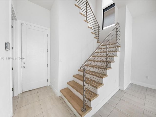 Дом в аренду по адресу 8120 NW 43rd St 8120 - фото 7486394