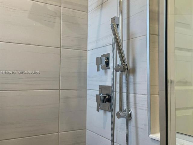 Дом в аренду по адресу 10445 NW 81st Ter 10045 - фото 7486418