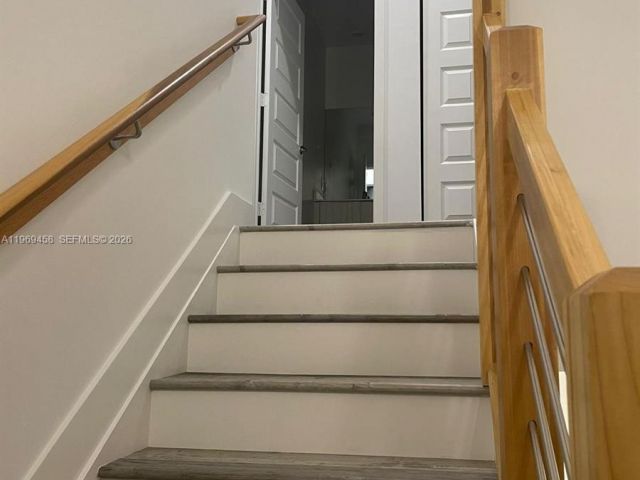 Дом в аренду по адресу 10445 NW 81st Ter 10045 - фото 7486437