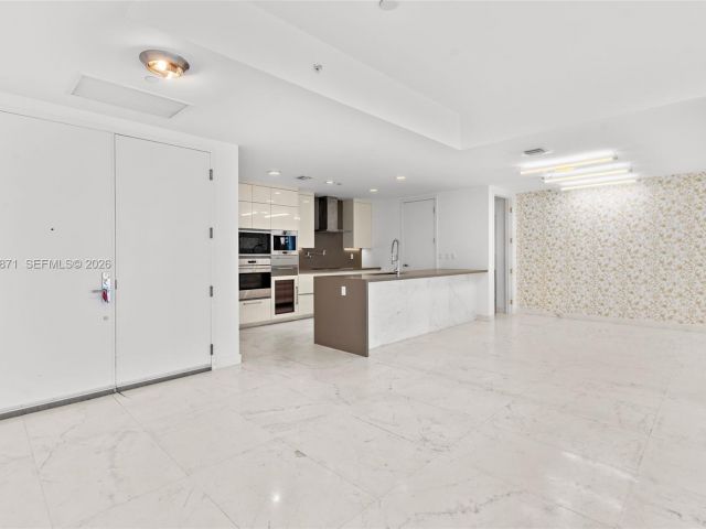 Продажа квартиры #703 - фото 7530700