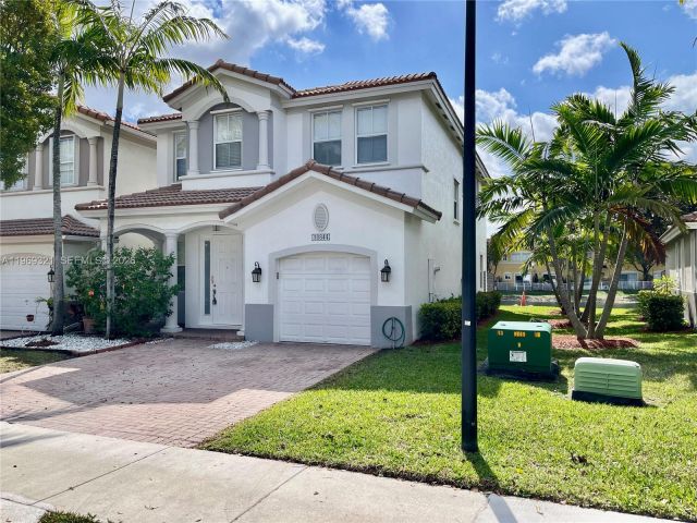 Дом в аренду по адресу 10844 NW 84th St - фото 7486301