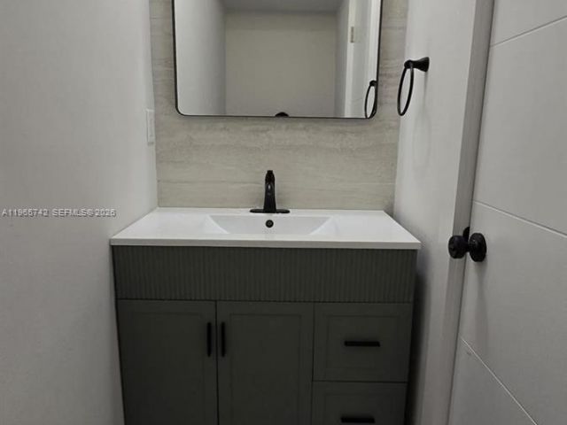 Продажа дома по адресу 1910 NW 134th St - фото 7465376