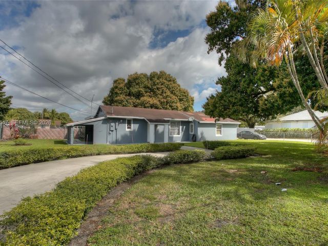 Дом в аренду по адресу 3001 NW 102nd St - фото 7466070