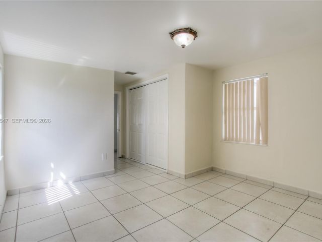 Дом в аренду по адресу 3001 NW 102nd St - фото 7466076