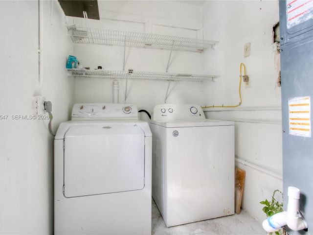 Дом в аренду по адресу 3001 NW 102nd St - фото 7466079