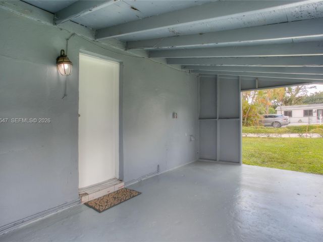 Дом в аренду по адресу 3001 NW 102nd St - фото 7466083