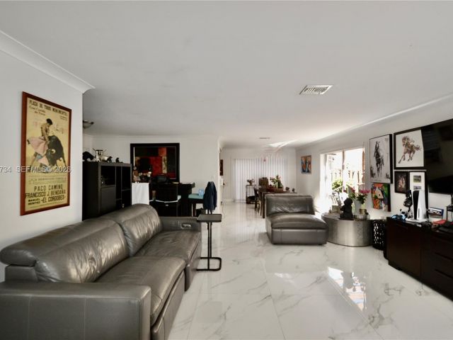 Продажа дома по адресу 15115 SW 109th St - фото 7464681