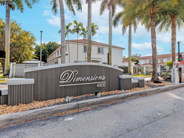 Дом в аренду по адресу 11512 NW 48th Ter # - фото 7484512