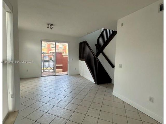 Дом в аренду по адресу 11438 NW 62nd Ter 226 - фото 7485868