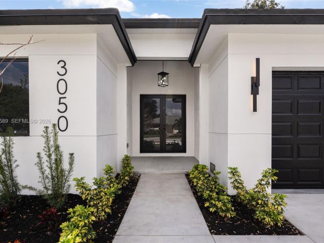 Продажа дома по адресу 3050 NW 24th St - фото 7482470