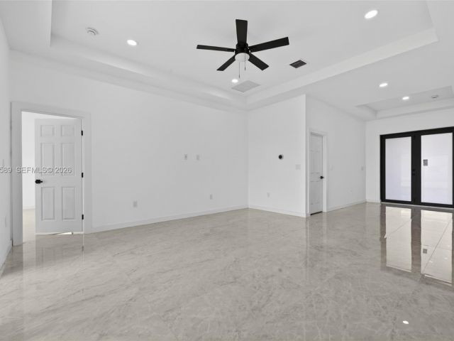 Продажа дома по адресу 3050 NW 24th St - фото 7482476