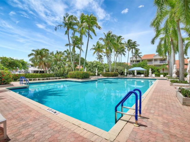 Продажа квартиры #701 - фото 7504535