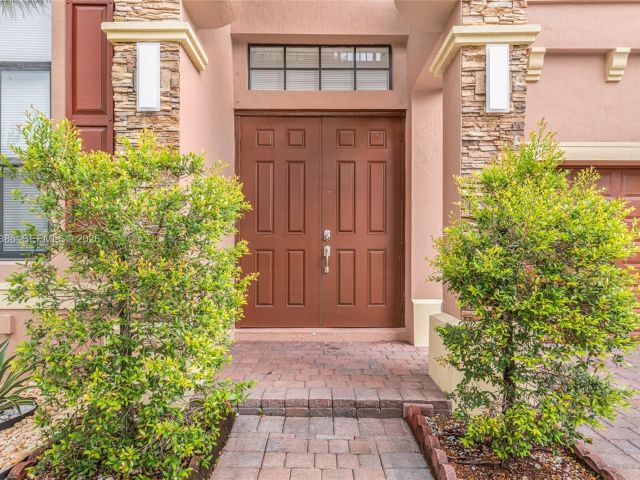 Продажа дома по адресу 642 SE 37th PL - фото 7493147