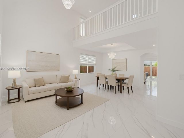 Продажа дома по адресу 642 SE 37th PL - фото 7493149