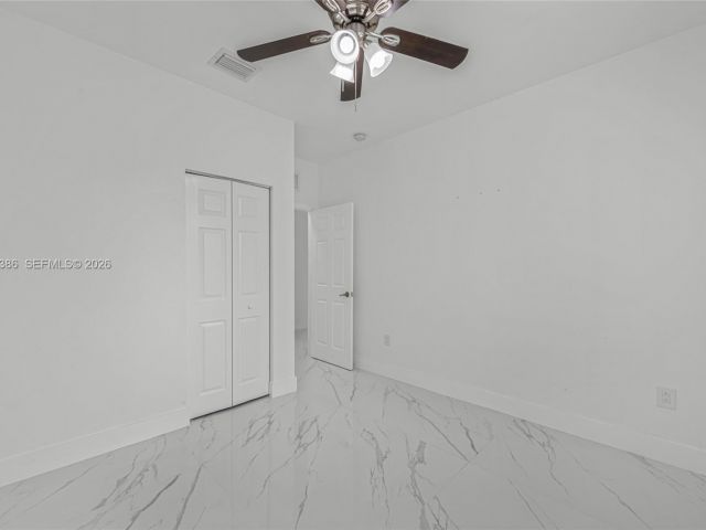 Продажа дома по адресу 642 SE 37th PL - фото 7493160