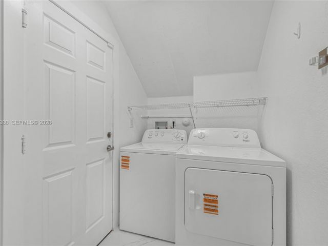 Продажа дома по адресу 642 SE 37th PL - фото 7493161