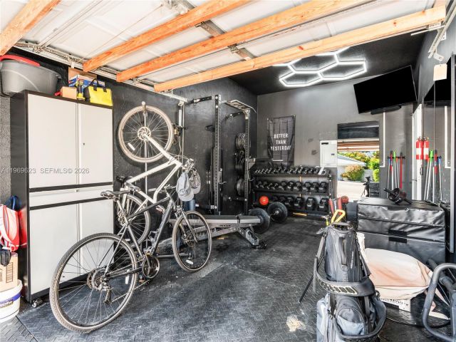 Продажа дома по адресу 835 NE 17th Way - фото 7482565