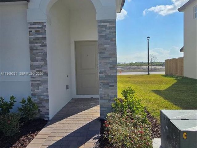 Дом в аренду по адресу 2729 SE 26th Rd 2729 - фото 7456378