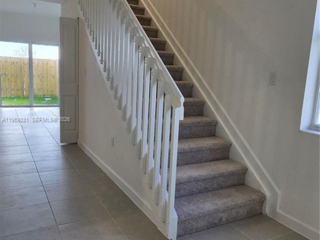 Дом в аренду по адресу 2729 SE 26th Rd 2729 - фото 7456382