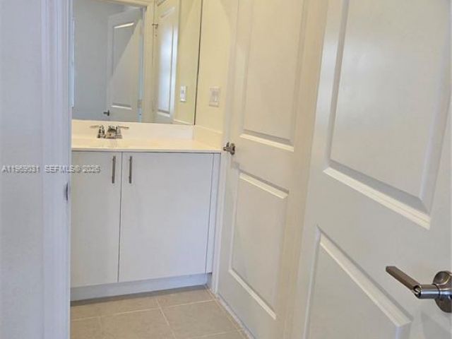 Дом в аренду по адресу 2729 SE 26th Rd 2729 - фото 7456386