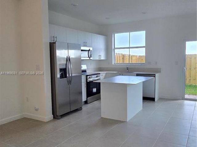 Дом в аренду по адресу 2729 SE 26th Rd 2729 - фото 7456390