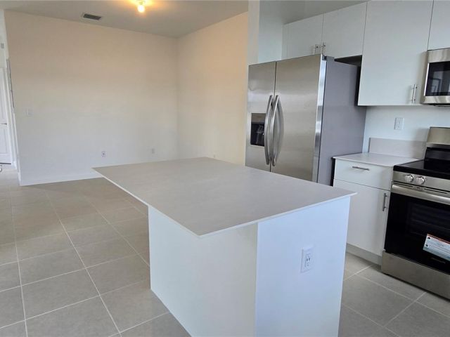 Дом в аренду по адресу 2729 SE 26th Rd 2729 - фото 7456393