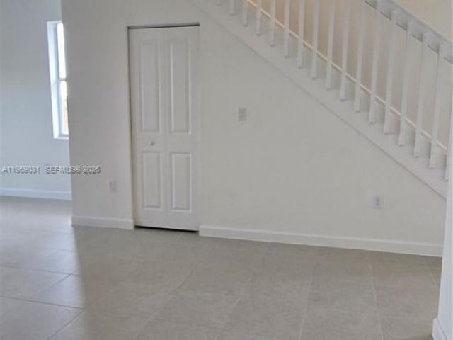 Дом в аренду по адресу 2729 SE 26th Rd 2729 - фото 7456396