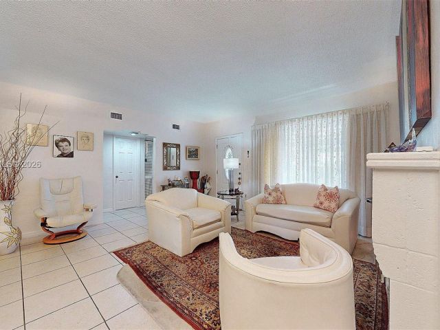 Продажа дома по адресу 1611 SW 21st St - фото 7525307