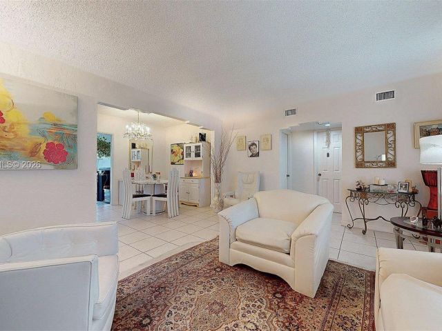 Продажа дома по адресу 1611 SW 21st St - фото 7525309