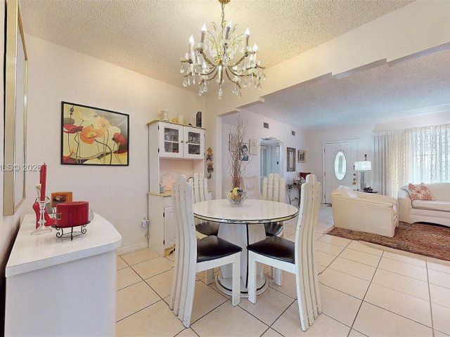 Продажа дома по адресу 1611 SW 21st St - фото 7525310