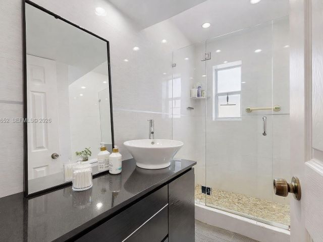 Продажа дома по адресу 1611 SW 21st St - фото 7525319