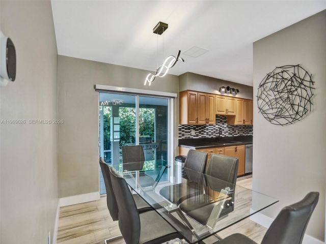 Дом в аренду по адресу 491 SE 23rd Ave 1 - фото 7531093