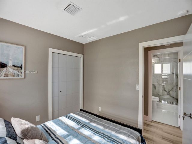 Дом в аренду по адресу 491 SE 23rd Ave 1 - фото 7531101