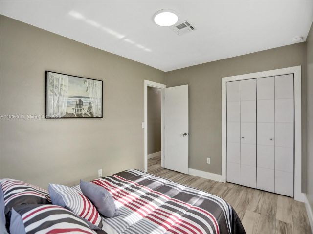 Дом в аренду по адресу 491 SE 23rd Ave 1 - фото 7531106