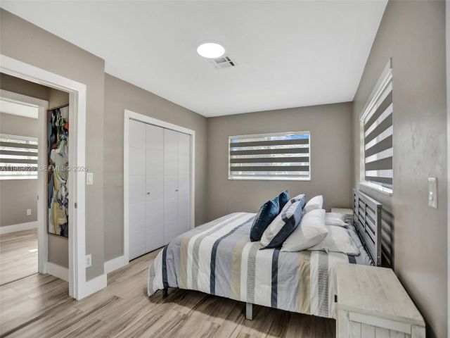 Дом в аренду по адресу 491 SE 23rd Ave 1 - фото 7531107