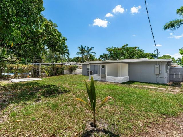 Дом в аренду по адресу 5615 Simms St - фото 7473151