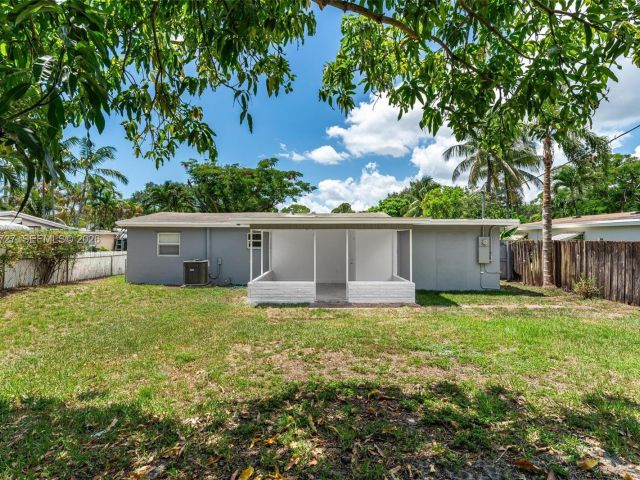 Дом в аренду по адресу 5615 Simms St - фото 7473152