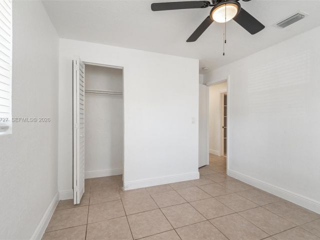 Дом в аренду по адресу 5615 Simms St - фото 7473158