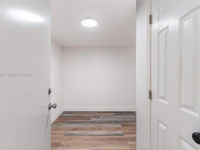 Дом в аренду по адресу 5615 Simms St - фото 7473165