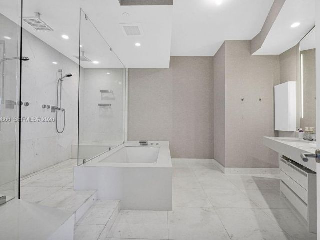 Продажа квартиры #2605 - фото 7494365