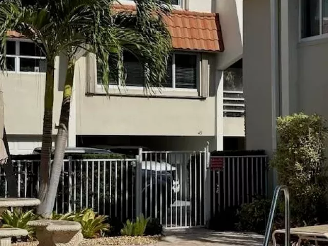 Продажа дома по адресу 5555 N OCEAN Boulevard 45 - фото 9164692