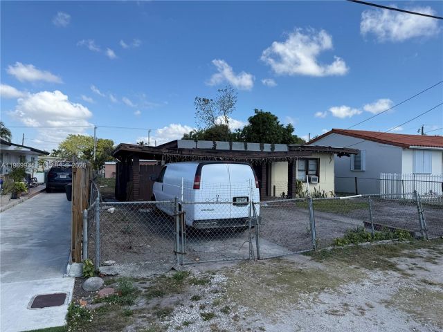 Продажа дома по адресу 7239 NW 2nd Ter - фото 7466485