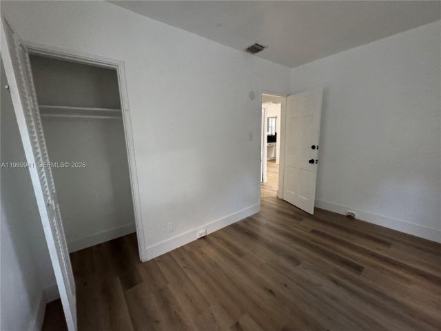 Продажа дома по адресу 748 NE 127th St - фото 7521019