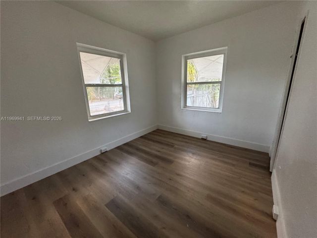 Продажа дома по адресу 748 NE 127th St - фото 7521020