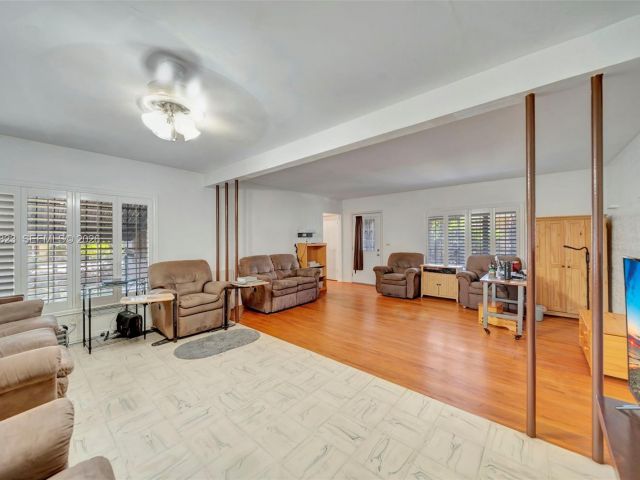 Продажа дома по адресу 890 NE 138th St - фото 7524614