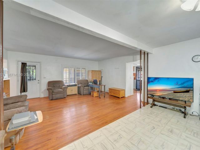 Продажа дома по адресу 890 NE 138th St - фото 7524623