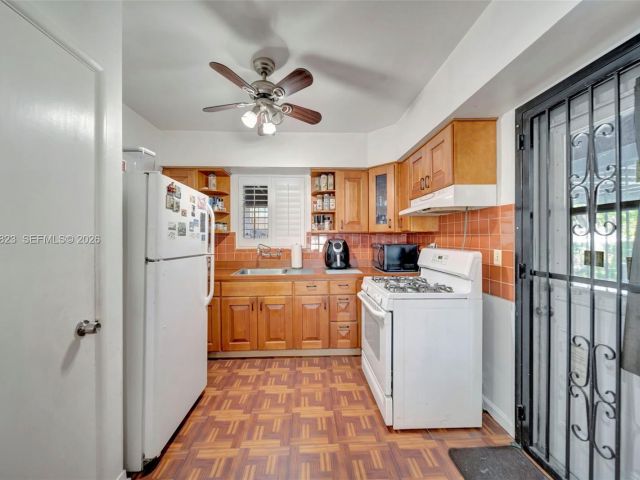 Продажа дома по адресу 890 NE 138th St - фото 7524627