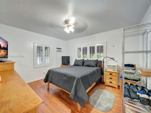 Продажа дома по адресу 890 NE 138th St - фото 7524629