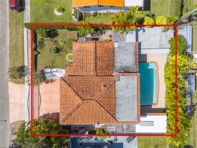 Продажа дома по адресу 7941 SW 18th Ter - фото 7509147